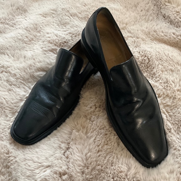 ** Men’s GUCCI Shoes** - Picture 1 of 6